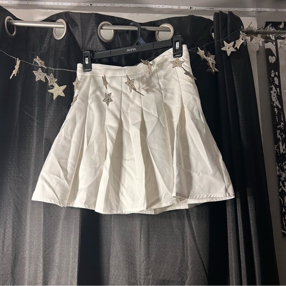 SHEIN White Skater Skirt - Picture 1 of 2